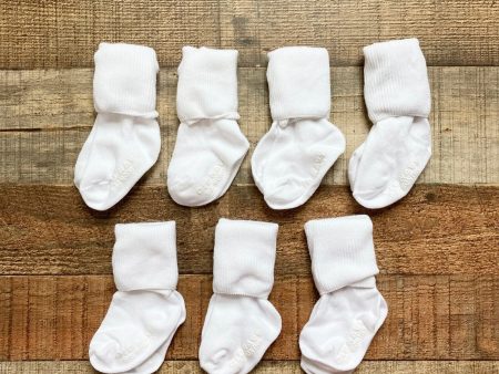 Old Navy White Set of 7 Turn Cuff No Slide Socks- Size 6-12M (sold as a set) For Sale