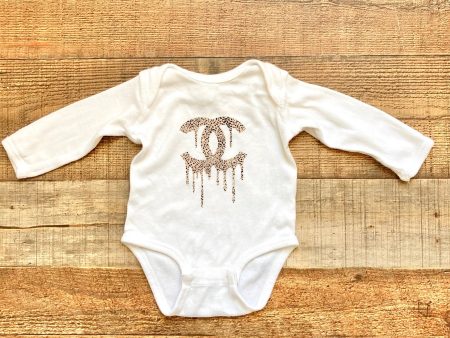 Rabbit Skins White Onesie with Animal Print Dripping Logo- Size 6M Fashion