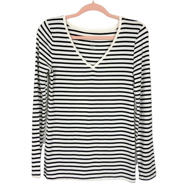 A New Day White Black Striped V-Neck Long Sleeve Tee- Size M For Discount