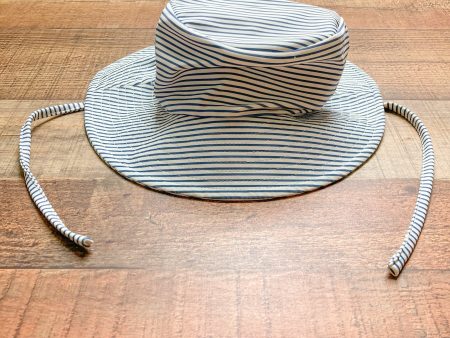 H&M Blue and White Striped Quick Dry Sun Hat- Size 2-3Y Online now